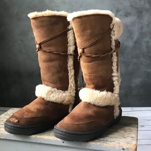 UGG Nightfall sheepskin lined winter boots
